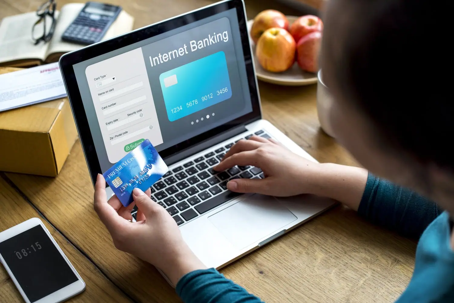 Kredyt gotówkowy online - bezpieczne pożyczanie przez internet